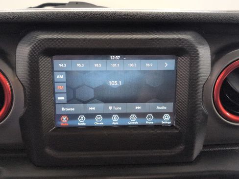 Used 2020 Jeep Gladiator Sport w/ Quick Order Package 24S AWD/4WD image 11