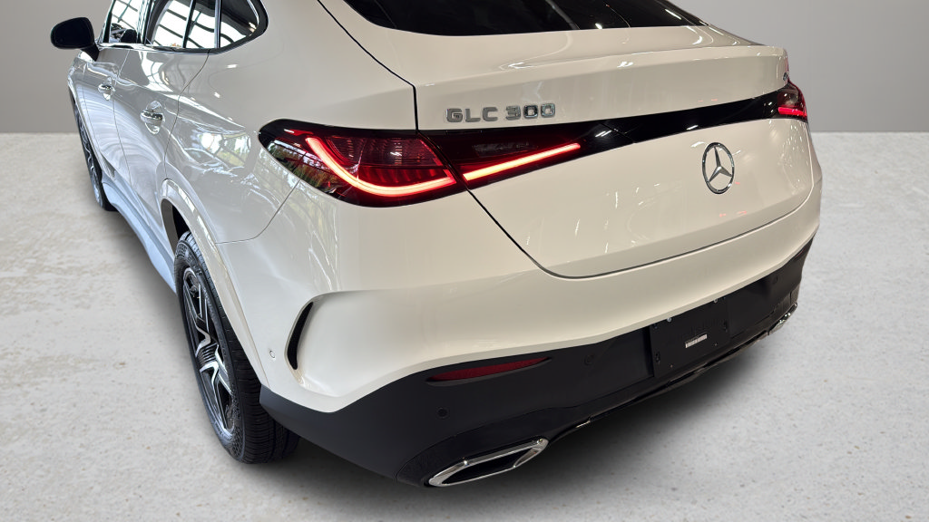 Used 2024 Mercedes-Benz GLC 300 4MATIC image 13