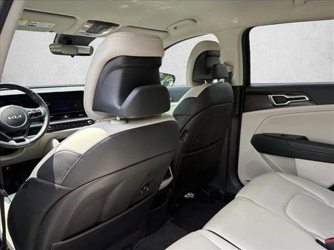 Used 2025 Kia Sportage EX FWD image 17