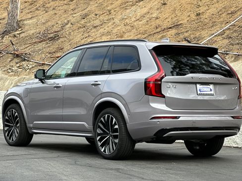 Certified 2026 Volvo XC90 T8 Ultra w/ Protection Package AWD/4WD image 7