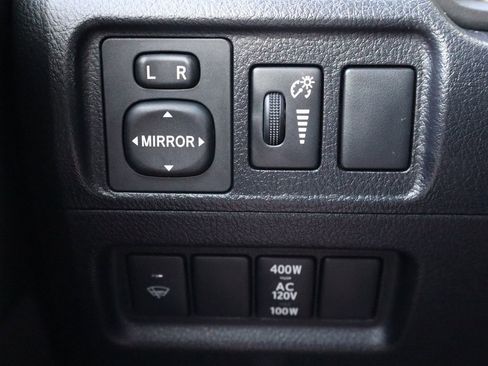 Used 2017 Toyota 4Runner SR5 AWD/4WD image 28