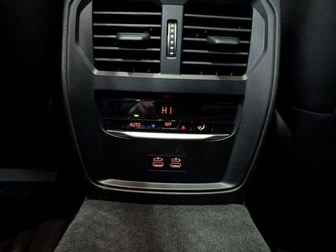 Used 2025 BMW 330i Sedan w/ Convenience Package RWD image 11