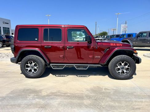 Used 2021 Jeep Wrangler Unlimited Rubicon w/ Cold Weather Group AWD/4WD image 2