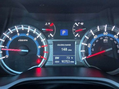 Used 2018 Toyota 4Runner TRD Off-Road AWD/4WD image 25