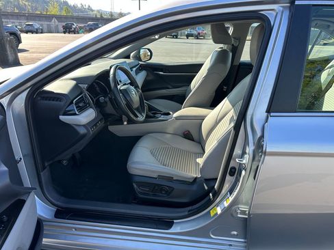 Used 2024 Toyota Camry SE FWD image 13