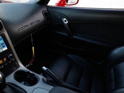 Used 2007 Chevrolet Corvette Convertible w/ Preferred Equipment Group RWD image 20