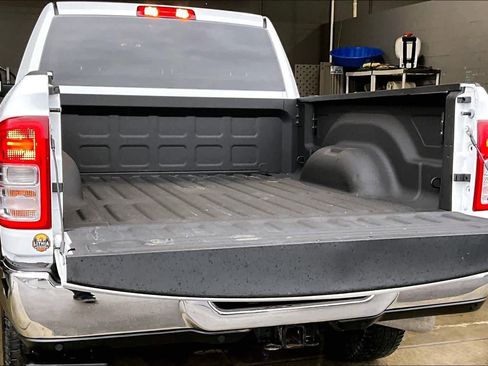 Used 2021 RAM 2500 Big Horn w/ Level 1 Equipment Group image 19