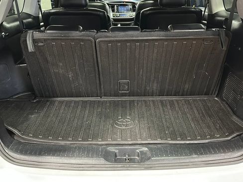 Used 2016 Toyota Highlander Limited Platinum AWD/4WD image 14