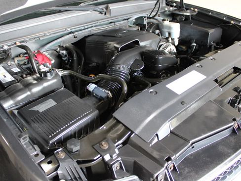 Used 2010 Chevrolet Avalanche LT w/ Luxury Package RWD image 40
