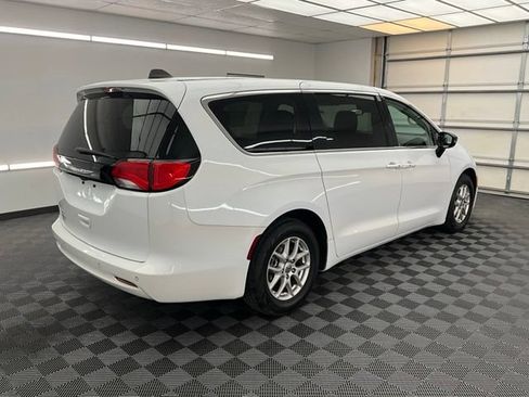 Used 2024 Chrysler Voyager LX FWD image 25