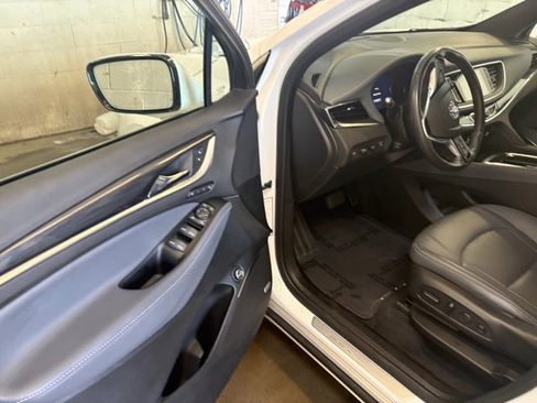 Used 2024 Buick Enclave Premium image 19