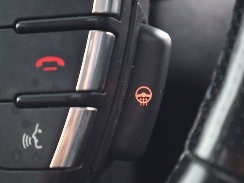 Used 2013 Land Rover Range Rover Sport HSE AWD/4WD image 17