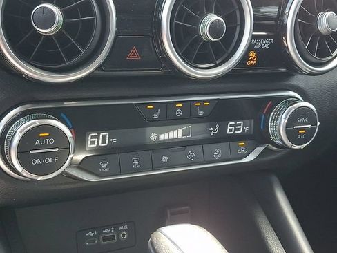 Used 2022 Nissan Sentra SR w/ SR Premium Package FWD image 17