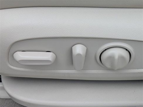 Used 2021 GMC Acadia Denali w/ Denali Technology Package image 22