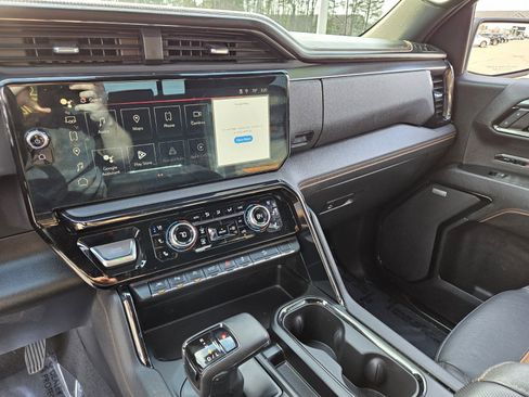 Used 2023 GMC Sierra 1500 AT4 w/ AT4 Preferred Package image 21