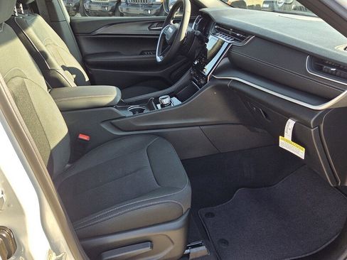 New 2026 Jeep Grand Cherokee L 4WD image 17