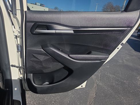 Used 2023 Kia Seltos LX image 19