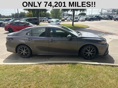 Used 2023 Toyota Camry SE FWD image 2