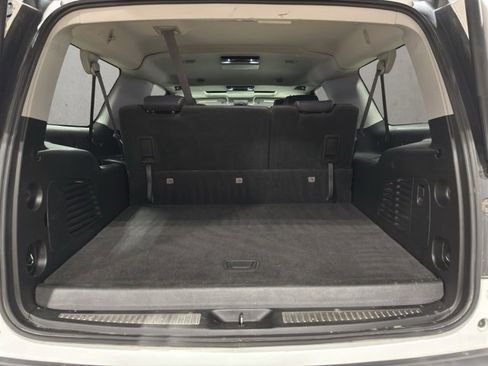 Used 2017 Chevrolet Suburban LT image 32