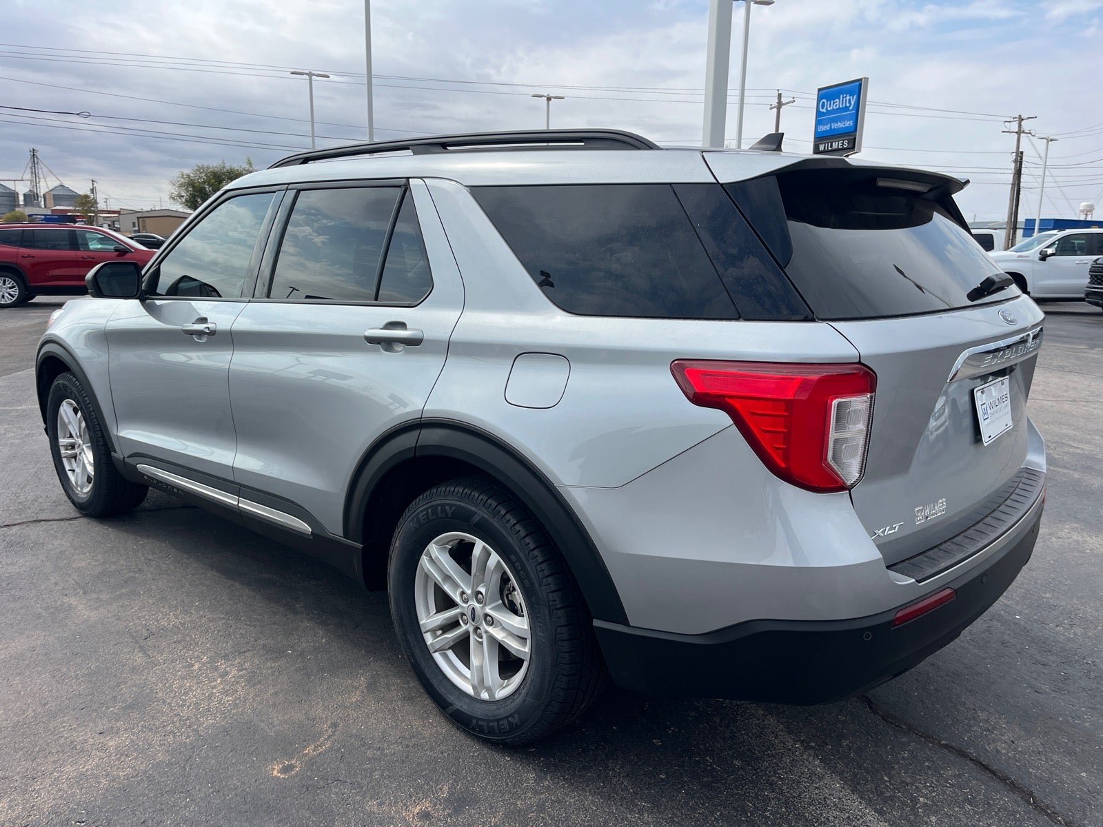 Used 2023 Ford Explorer XLT RWD image 4