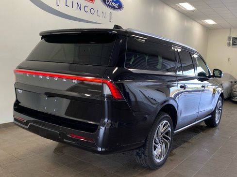 New 2025 Lincoln Navigator L Reserve image 10