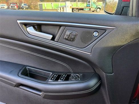 Used 2020 Ford Edge Titanium w/ Equipment Group 301A image 18