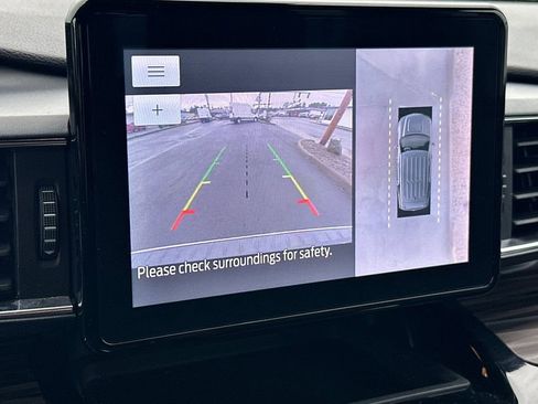 Used 2023 Ford Explorer Limited image 20