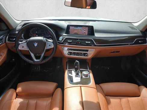 Used 2020 BMW 740i w/ Cold Weather Package image 19
