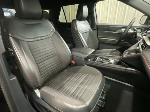 Used 2025 Ford Explorer ST-Line w/ ST-Line Street Pack image 15