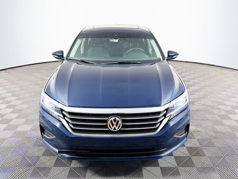 Used 2022 Volkswagen Passat 2.0T SE FWD image 2