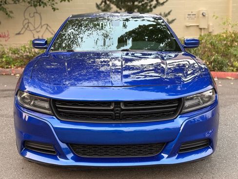 Used 2020 Dodge Charger SXT image 4