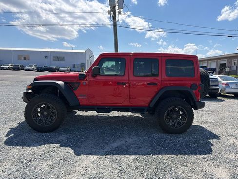 Used 2024 Jeep Wrangler Unlimited image 2