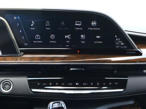 Certified 2024 Cadillac Escalade ESV Premium Luxury Platinum AWD/4WD image 17