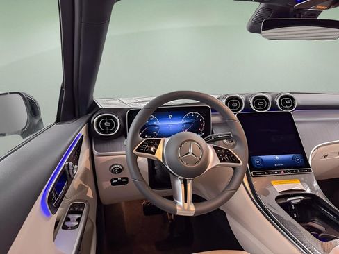 Used 2025 Mercedes-Benz GLC 300 image 15