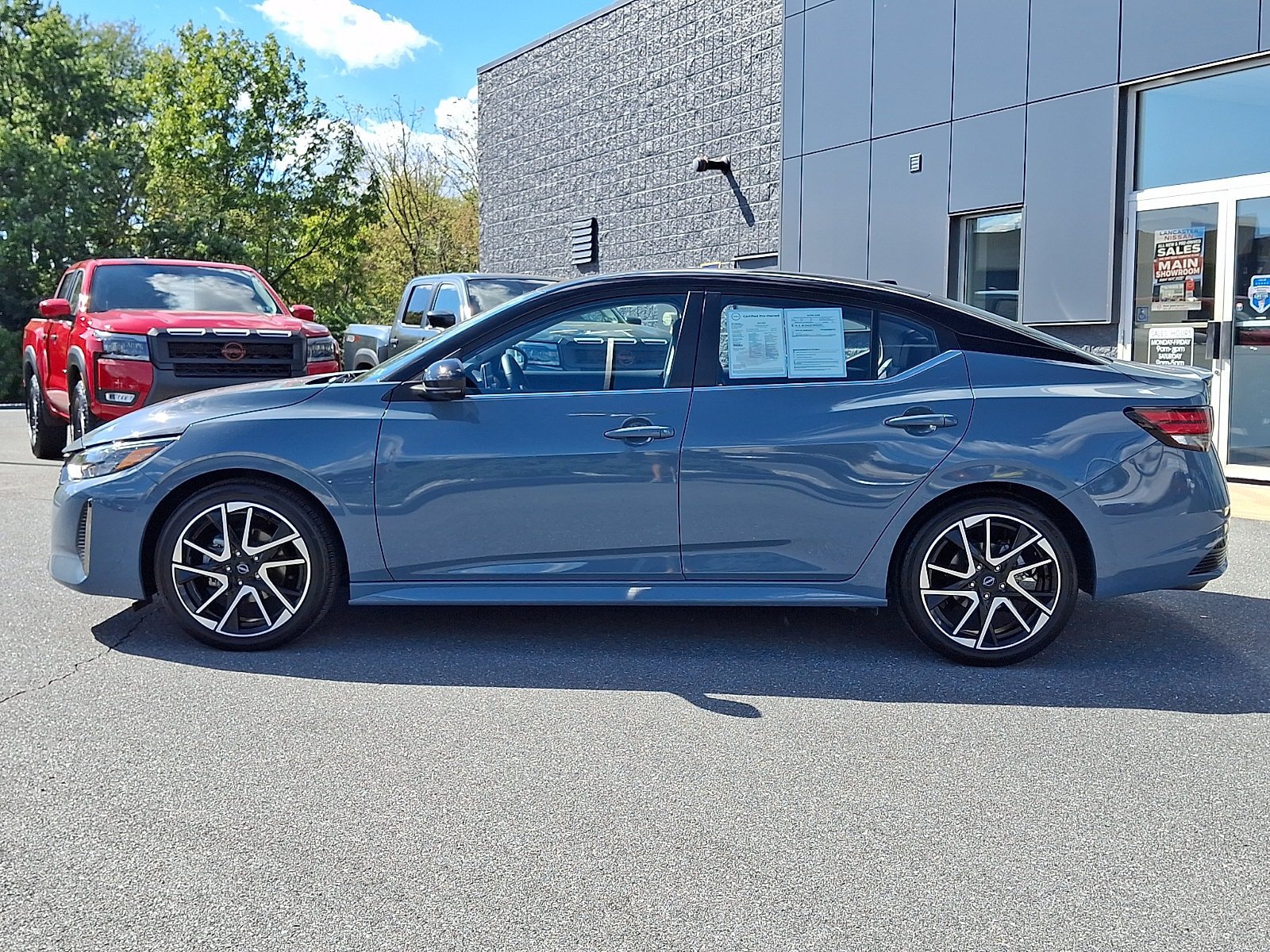 Certified 2025 Nissan Sentra SR w/ SR Premium Package FWD image 4