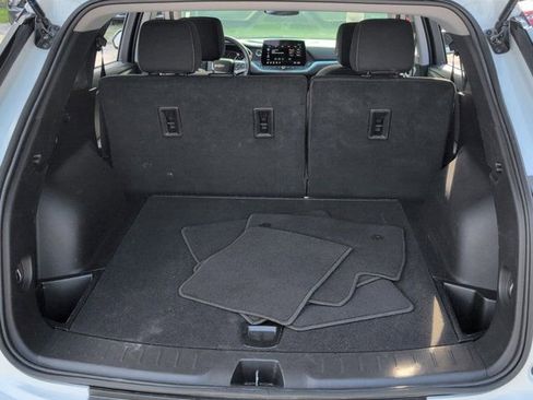 Used 2025 Chevrolet Blazer LT FWD image 28