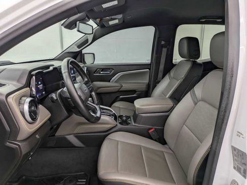 Used 2023 Chevrolet Colorado ZR2 w/ ZR2 Convenience Package III image 18