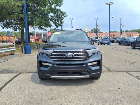 Certified 2023 Ford Explorer XLT w/ Equipment Group 202A AWD/4WD image 3