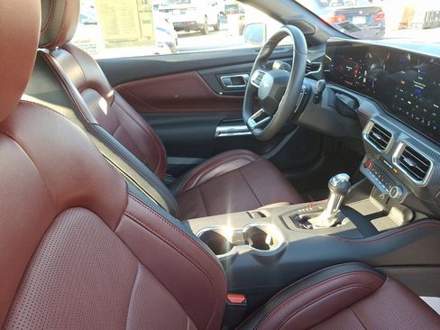 Used 2025 Ford Mustang GT Premium image 10