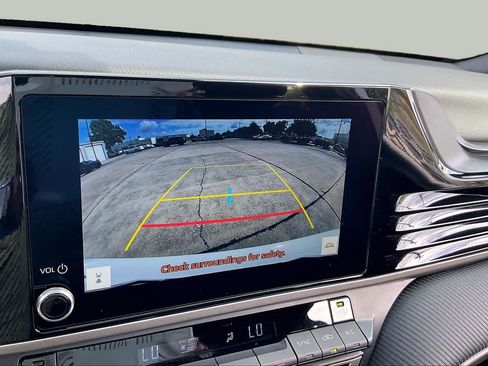 Used 2026 Toyota Camry Hybrid w/ Convenience Package FWD image 25
