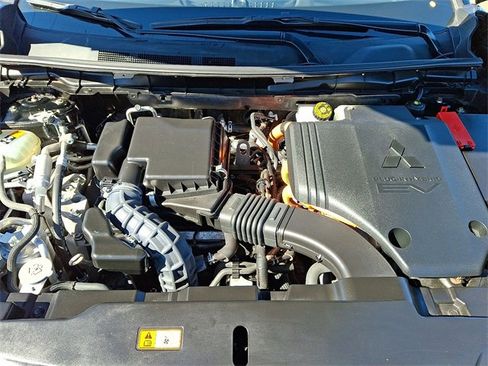 Used 2024 Mitsubishi Outlander SE image 28