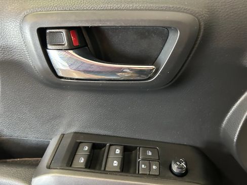 Used 2023 Toyota Tacoma TRD Off-Road AWD/4WD image 13