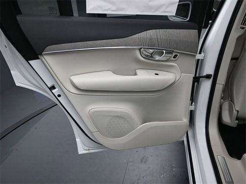 New 2025 Volvo XC90 B6 Plus w/ Protection Package Premier image 26