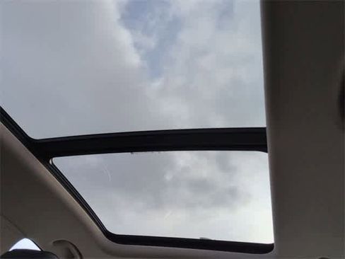 Used 2021 Buick Envision Essence w/ Sport Touring Package image 21