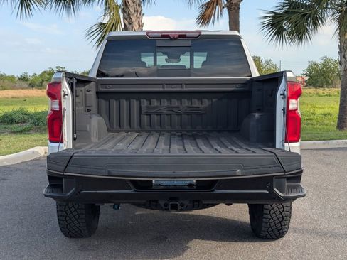 Certified 2022 Chevrolet Silverado 1500 ZR2 w/ Technology Package AWD/4WD image 13