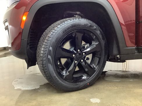 New 2026 Jeep Grand Cherokee L Limited image 31