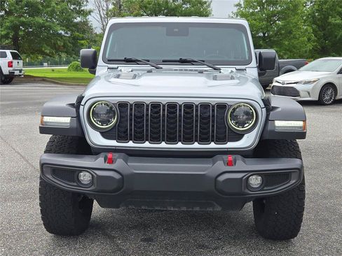 Used 2024 Jeep Wrangler Unlimited Rubicon AWD/4WD image 2