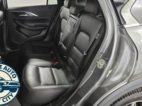 Used 2018 INFINITI QX30 AWD image 26