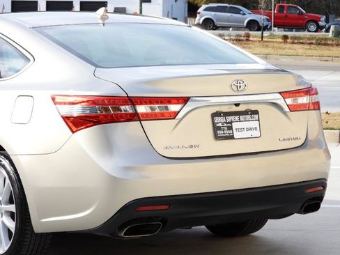 Used 2015 Toyota Avalon Limited image 15