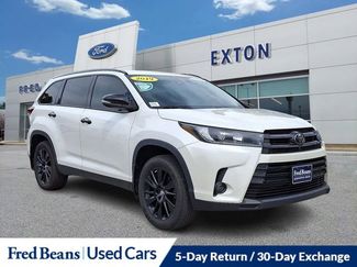 Used 2019 Toyota Highlander SE image 1